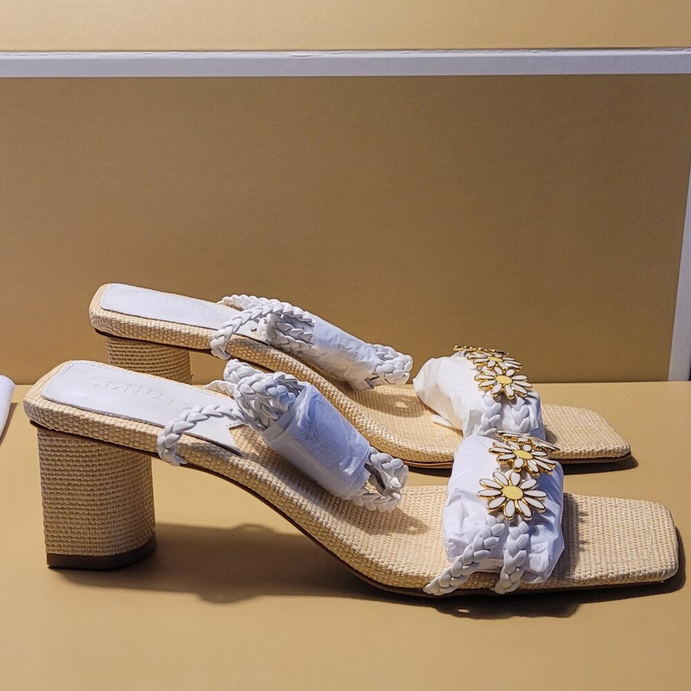 $89 NWT SCHUTZ White Daisy Leather Sandal - Picture 3 of 12